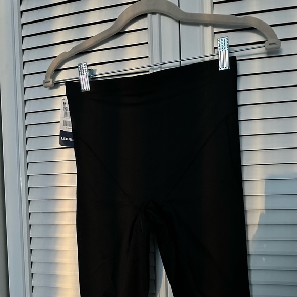 Leonisa Firm Compression Butt Lifter Shaper Short - Picture 5 of 6